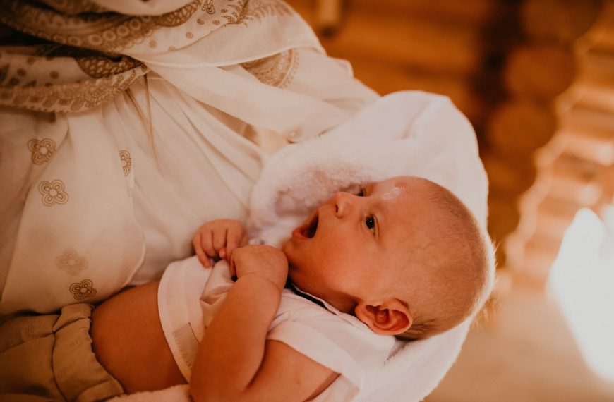 Szatka do chrztu personalizowana – elegancja i…